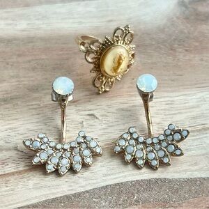 Ornate Gold-tone Earring and Ring Bundle